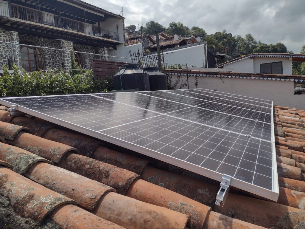 Equipo Helios Solar Supply
